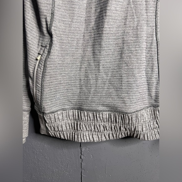 Lululemon “Think fast” hoodie in gray.  Size 8 - Picture 8 of 10